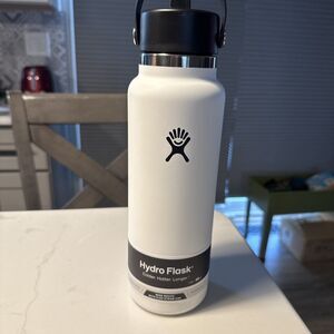 Hydro Flask 40oz Wide Mouth Flex Straw Bottle White Vacuum-Insulated, BPA-free